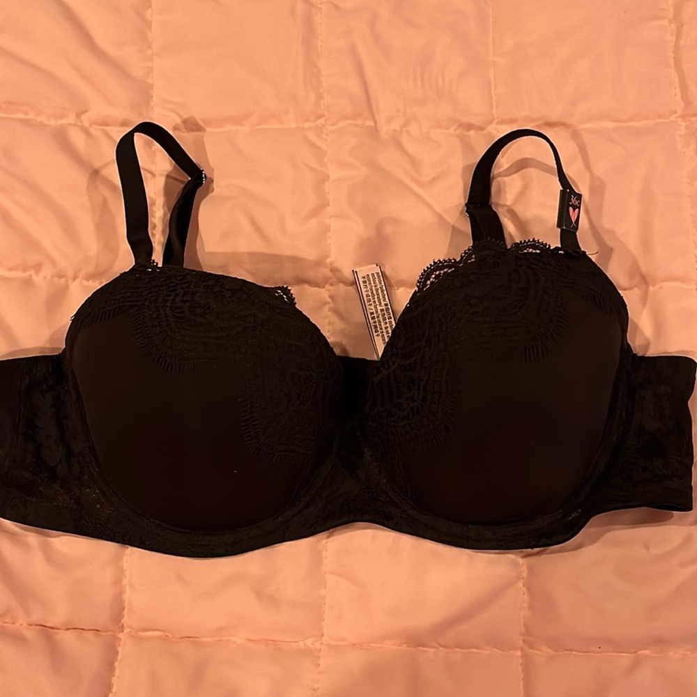Victoria’s Secret bra 36C